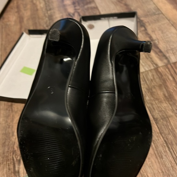 Black Mary Jane shoes - Picture 2 of 3